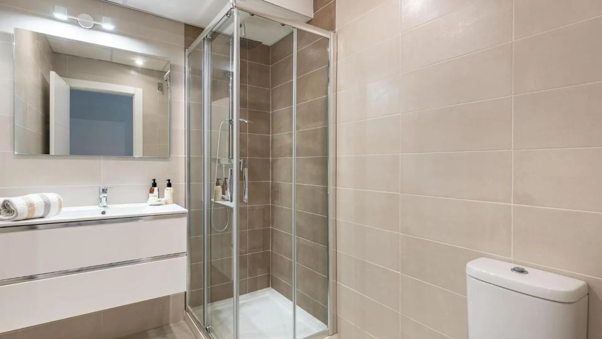 Central Stylish And Elegant 1 & 2 Bedroom Apartment II Granada