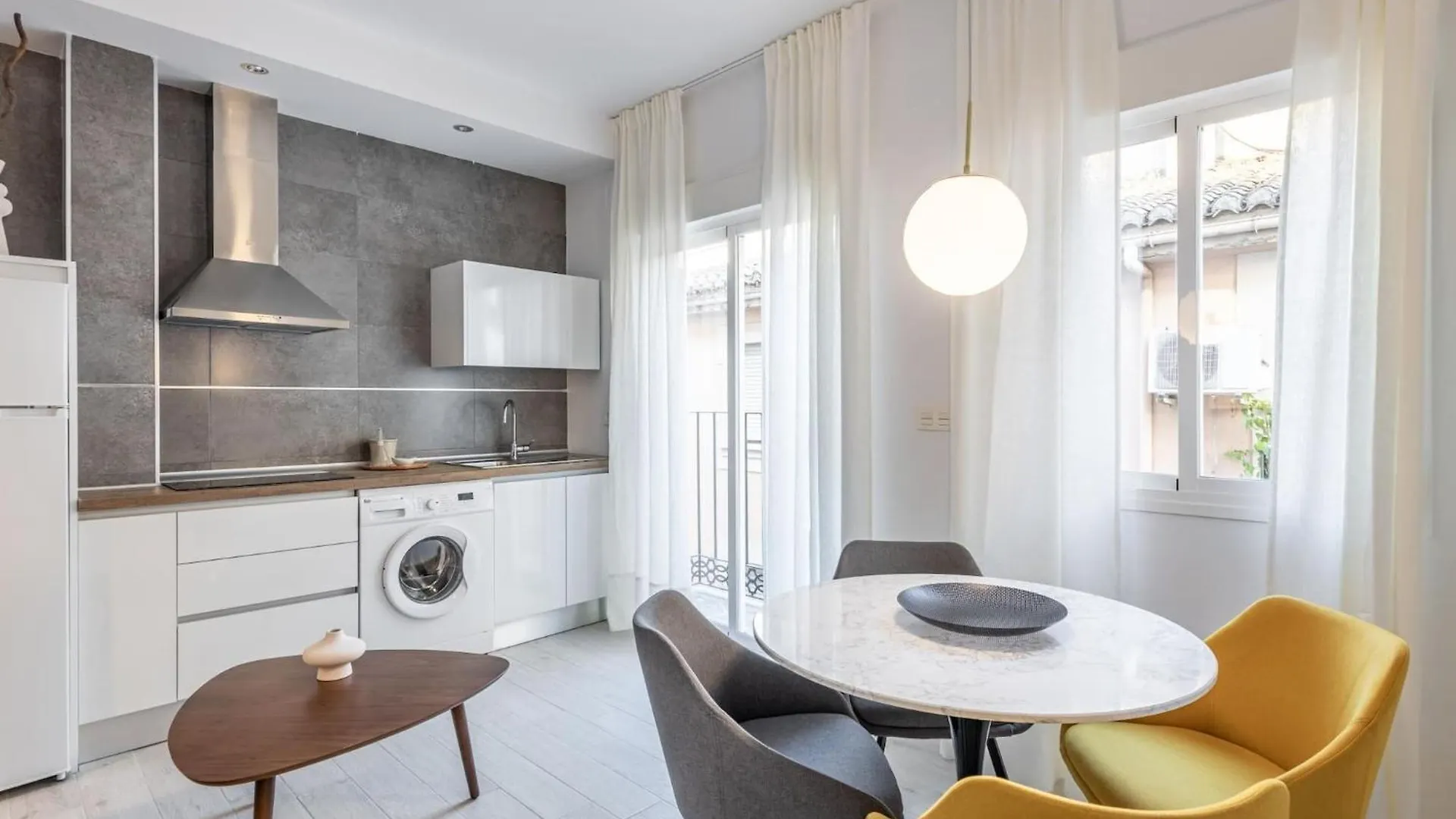 Central Stylish And Elegant 1 & 2 Bedroom Apartment II Granada